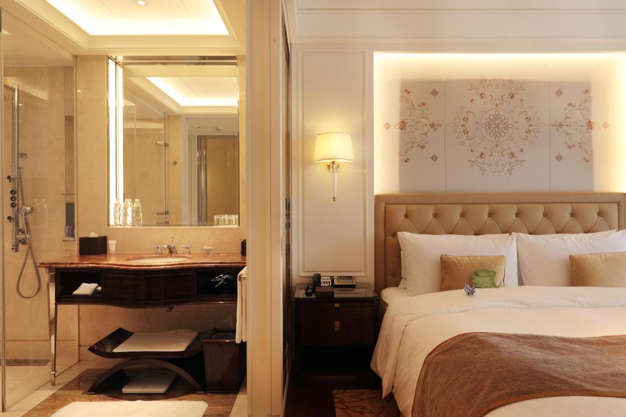 Hotel The Okura Prestige Tchaj-pej Exteriér fotografie A guest room at The Imperial